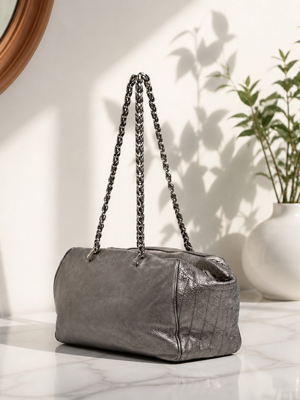 Versace leather shoulder bag in silver quilted - Picture 2 of 8